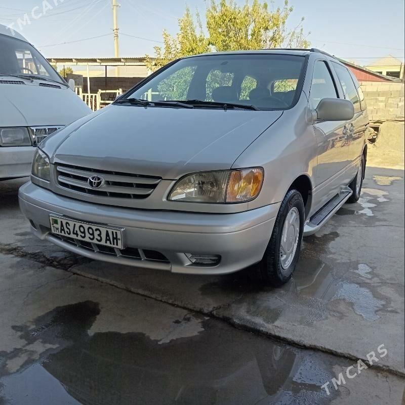 Toyota Sienna 2002 - 240 000 TMT - Bäherden - img 1