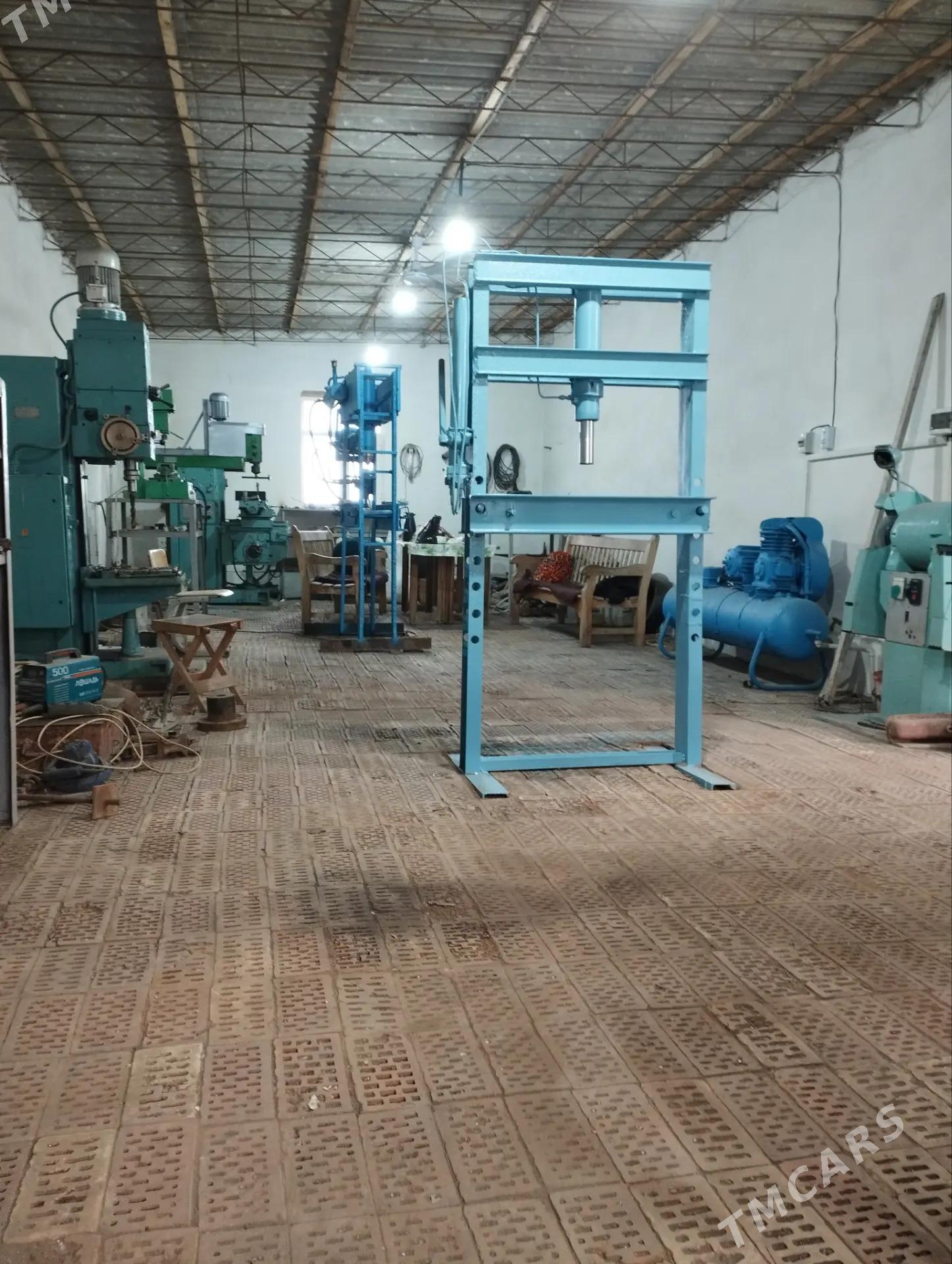 tokarny frezirny stanok seh - Halaç - img 1