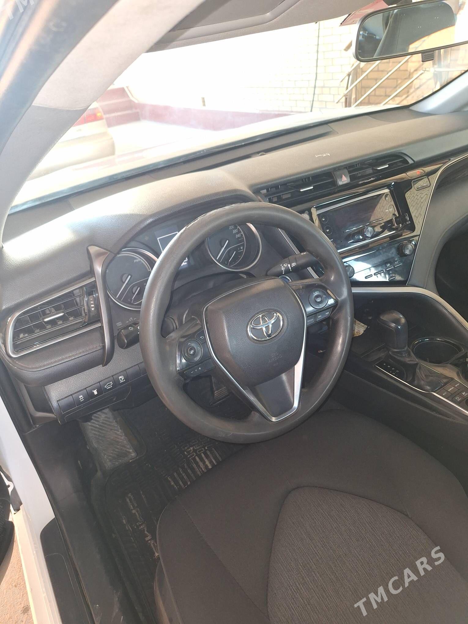 Toyota Camry Hybrid 2020 - 240 000 TMT - Sakarçäge - img 1