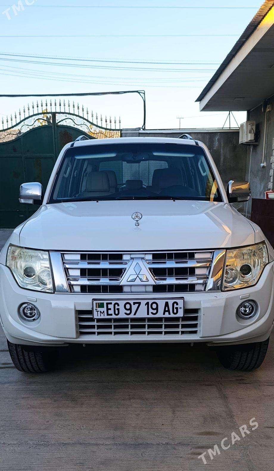 Mitsubishi Pajero 2013 - 285 000 TMT - Район ст. Аэропорта, ул. Гагарина - img 1