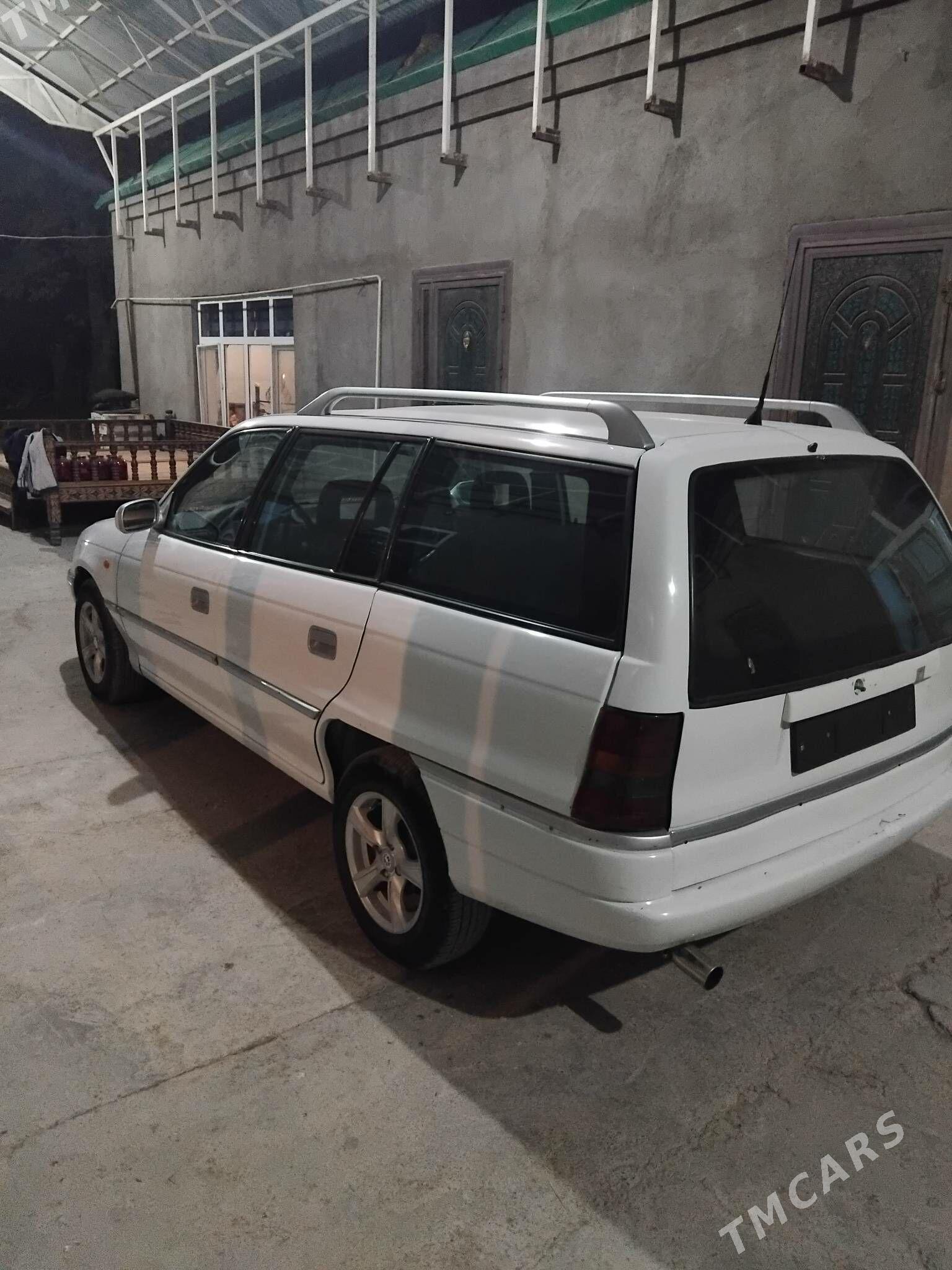 Opel Astra 1995 - 46 000 TMT - Бахарден - img 1