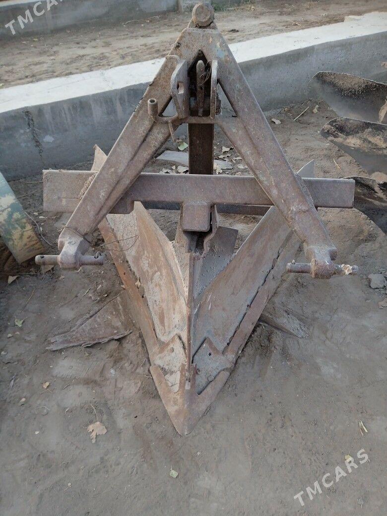 MTZ 82 2004 - 7 500 TMT - Кёнеургенч - img 1