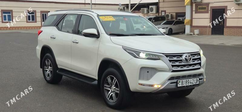 Toyota Fortuner 2021 - 560 000 TMT - Туркменабат - img 1
