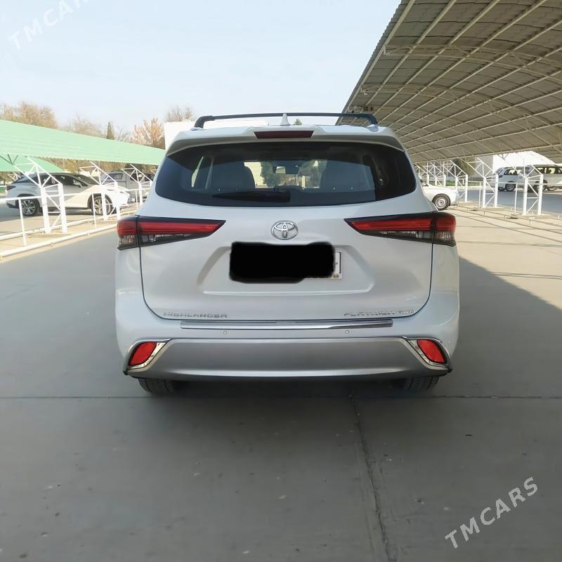Toyota Highlander 2022 - 690 000 TMT - Байрамали - img 1