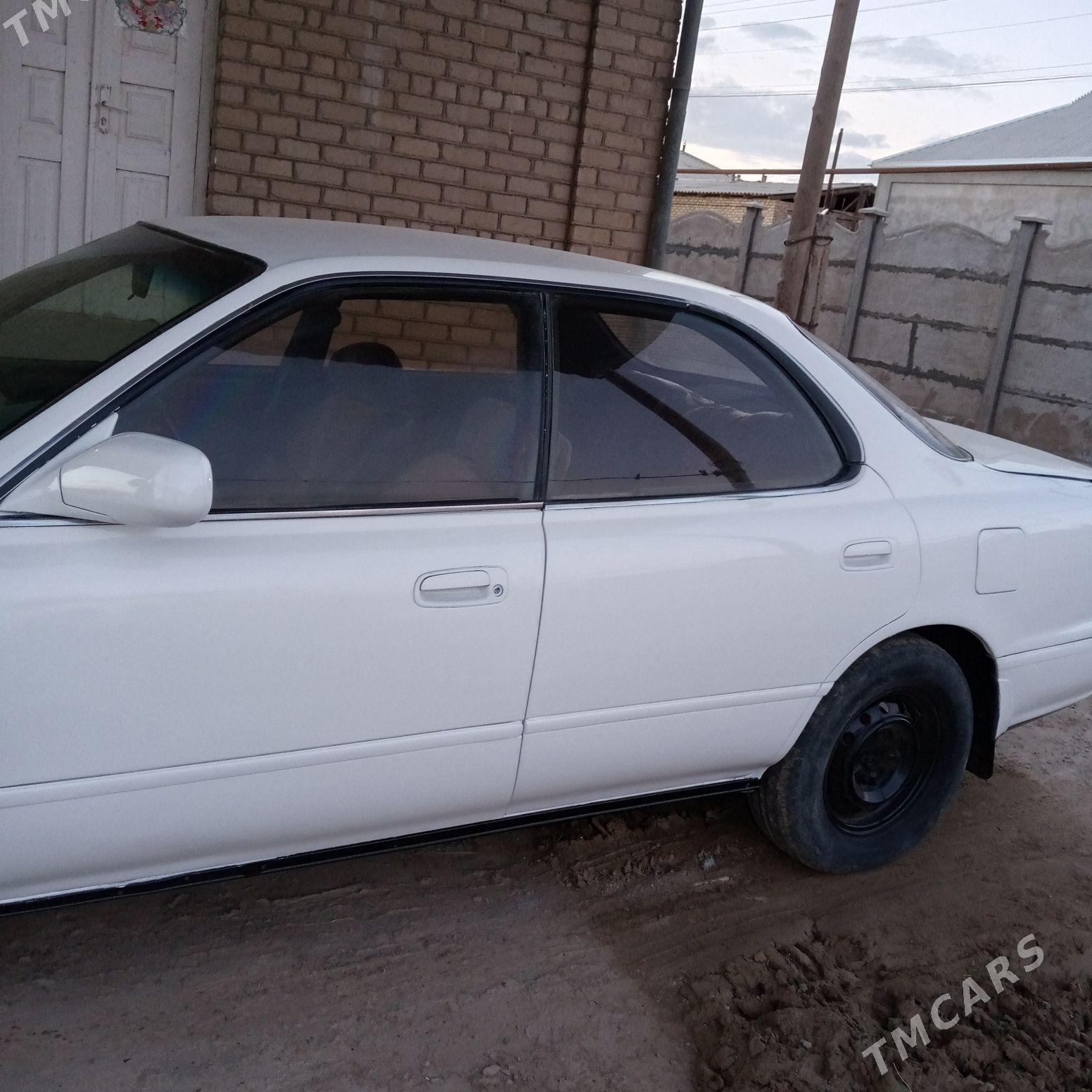 Toyota Camry 1993 - 50 000 TMT - Сакарчага - img 1