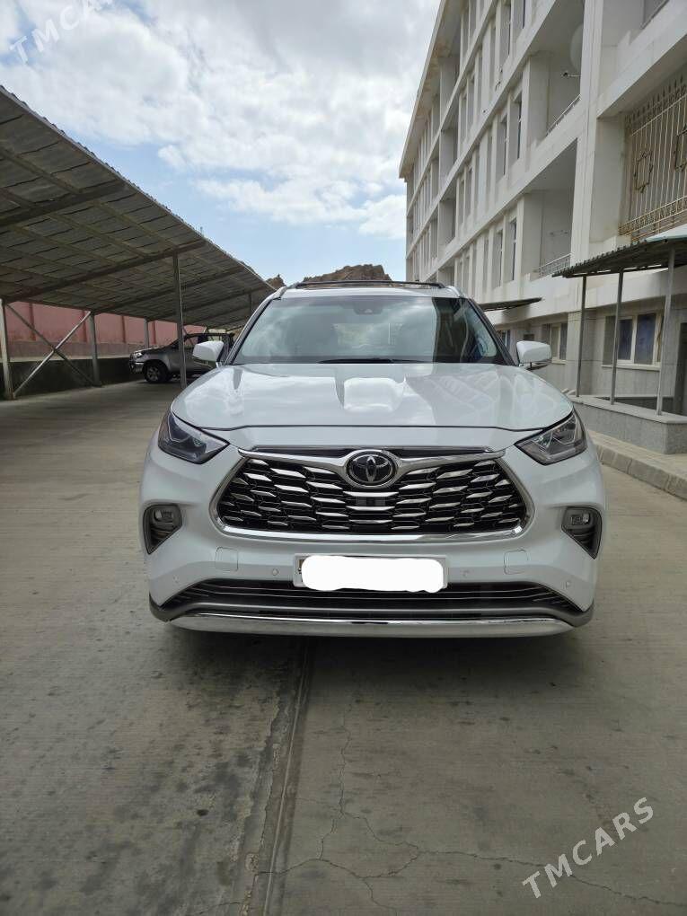 Toyota Highlander 2022 - 700 000 TMT - Туркменбаши - img 1
