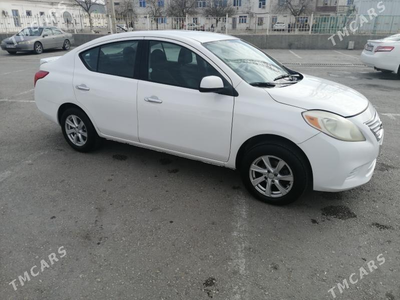 Nissan Versa 2013 - 110 000 TMT - Balkanabat - img 1