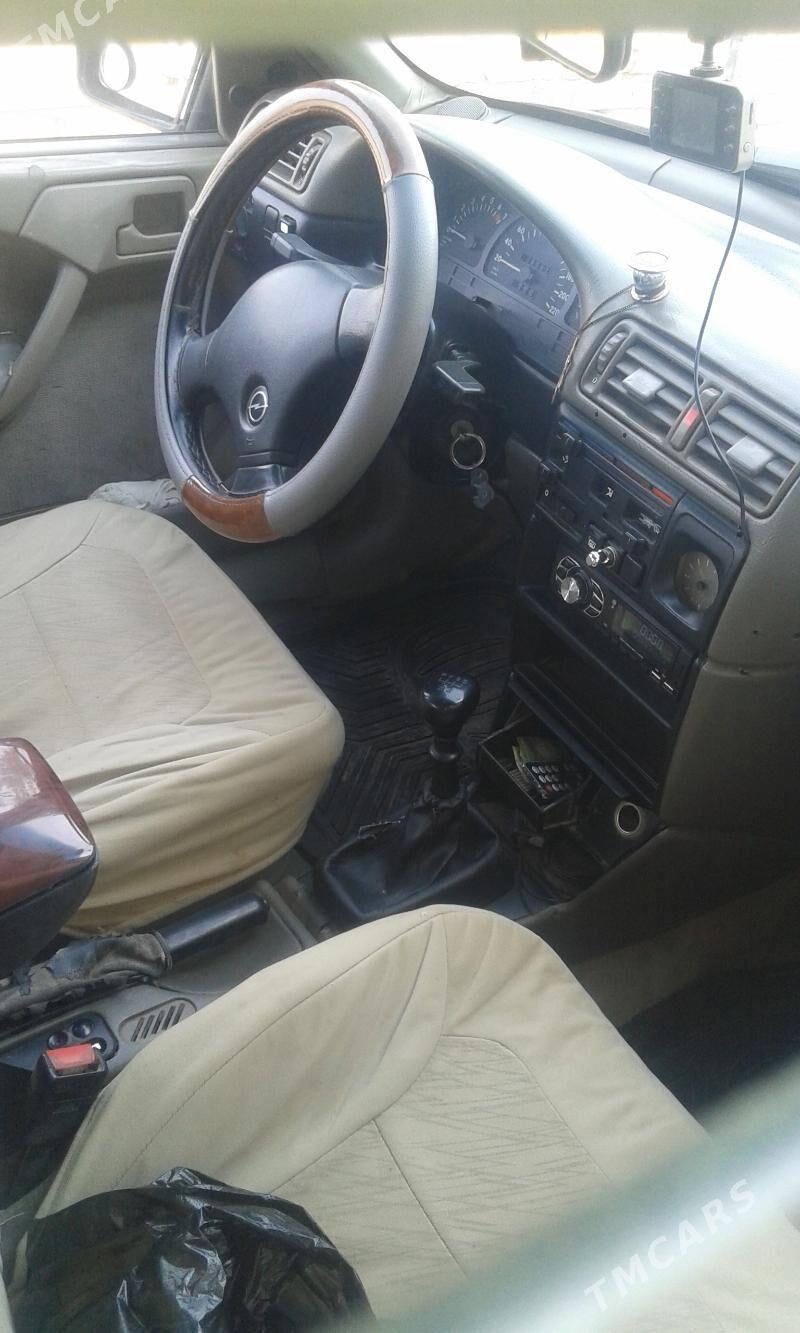 Opel Vectra 1989 - 20 000 TMT - Gurbansoltan Eje - img 1