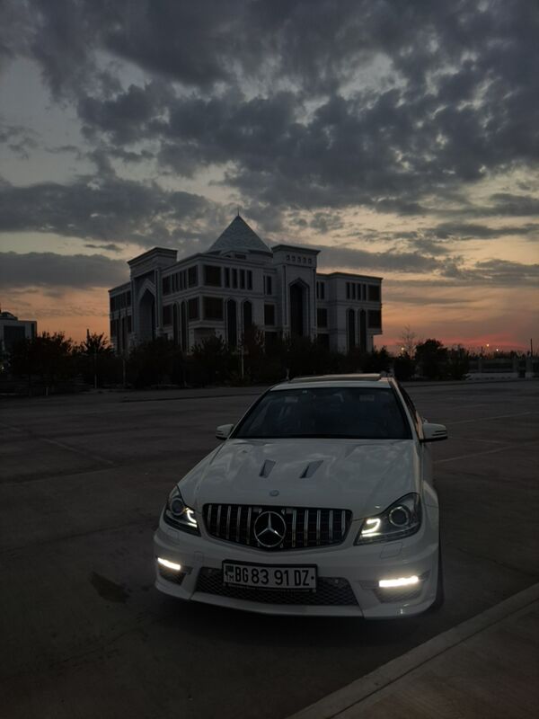 Mercedes-Benz C-Class 2013 - 260 000 TMT - Дашогуз - img 1