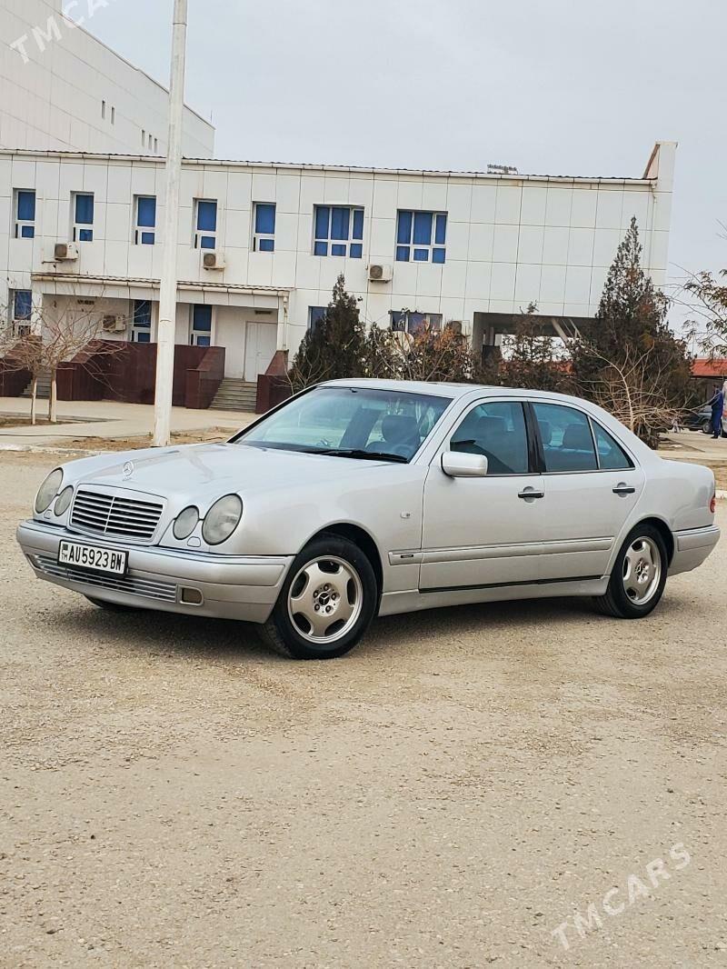 Mercedes-Benz C320 1999 - 115 000 TMT - Гумдаг - img 1