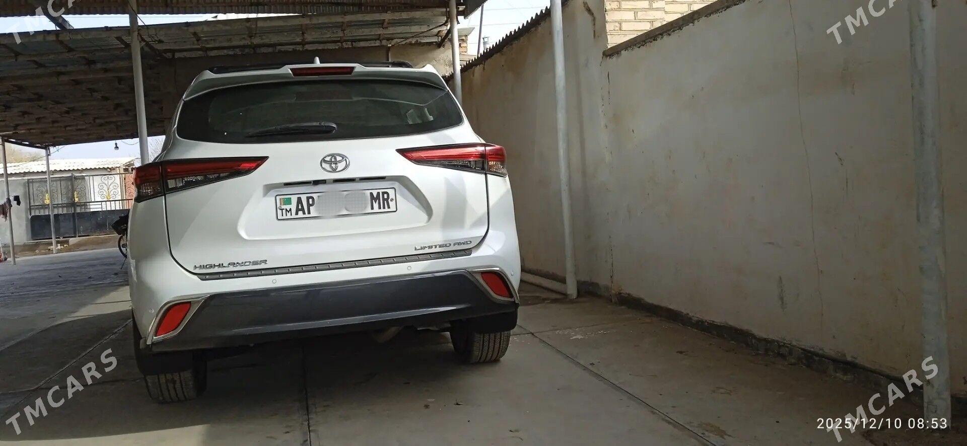 Toyota Highlander 2022 - 660 000 TMT - Garagum etraby - img 1