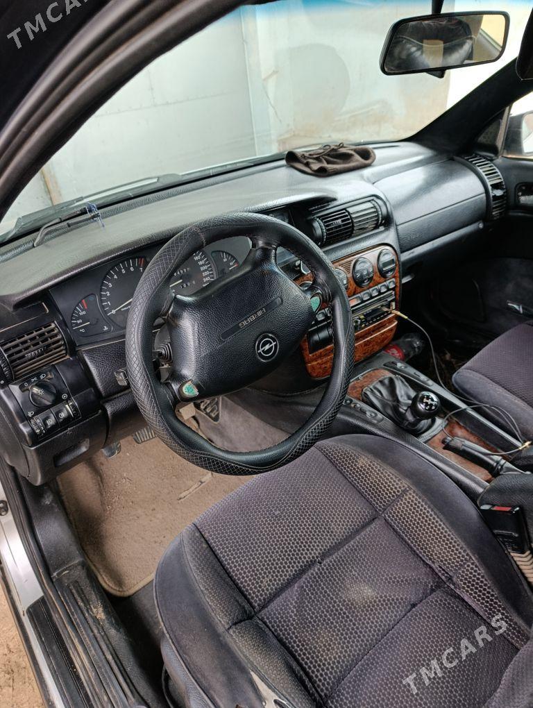 Opel Omega 1998 - 33 000 TMT - Şabat etr. - img 1