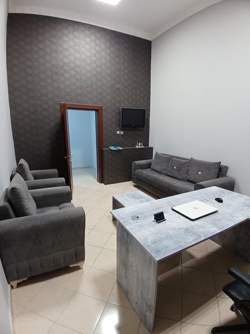 arende ofis 2komnat mebelli - Moskowskiý köç. (10 ýyl abadançylyk şaýoly) - img 1