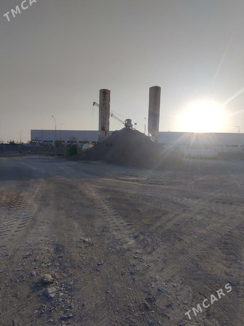 Arende õnüçülik ýer - Täze zaman - img 1