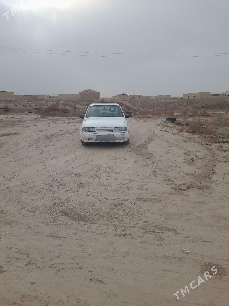 Opel Vectra 1990 - 24 000 TMT - Саят - img 1