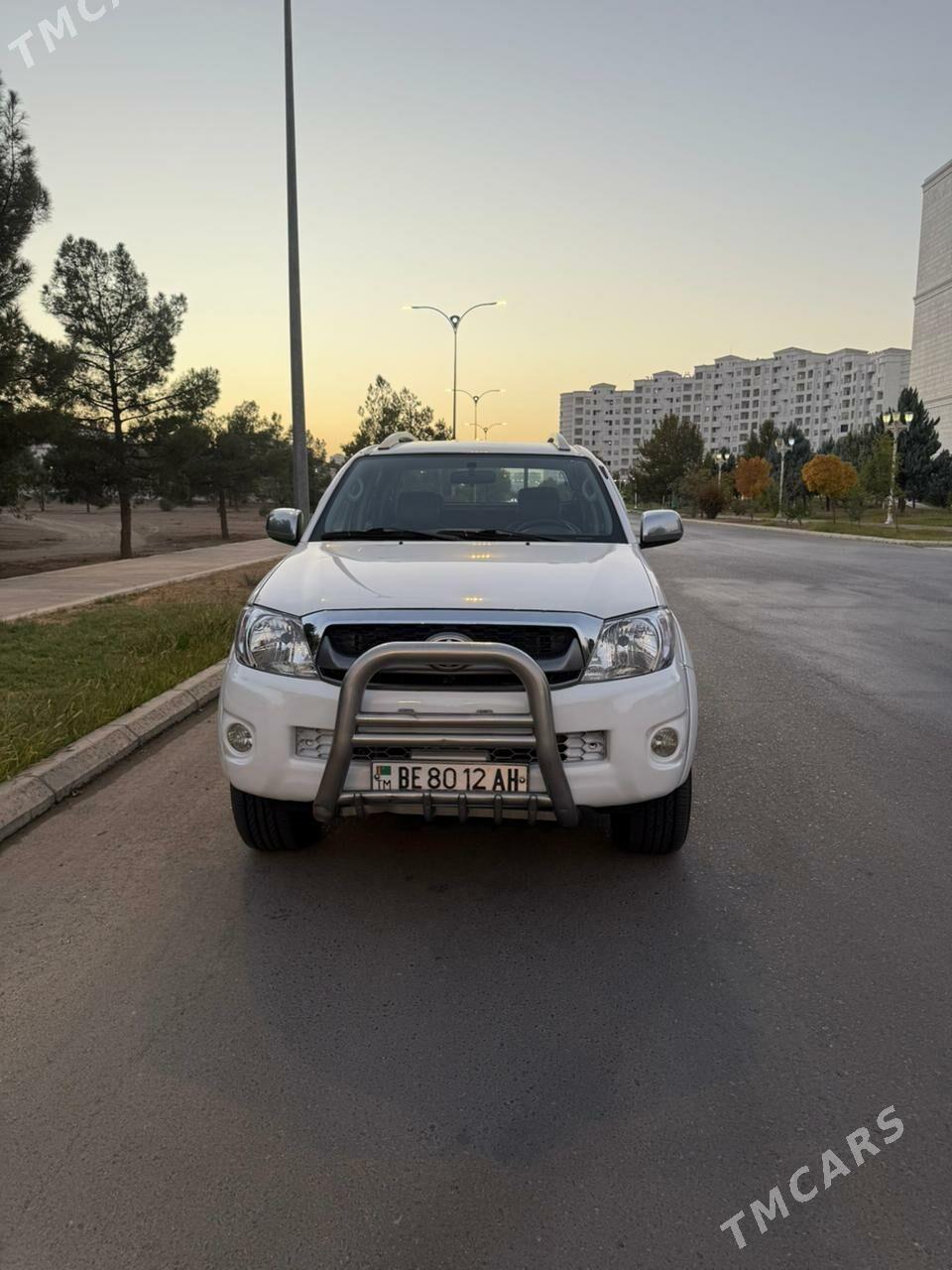 Toyota Hilux 2011 - 312 000 TMT - Ашхабад - img 1