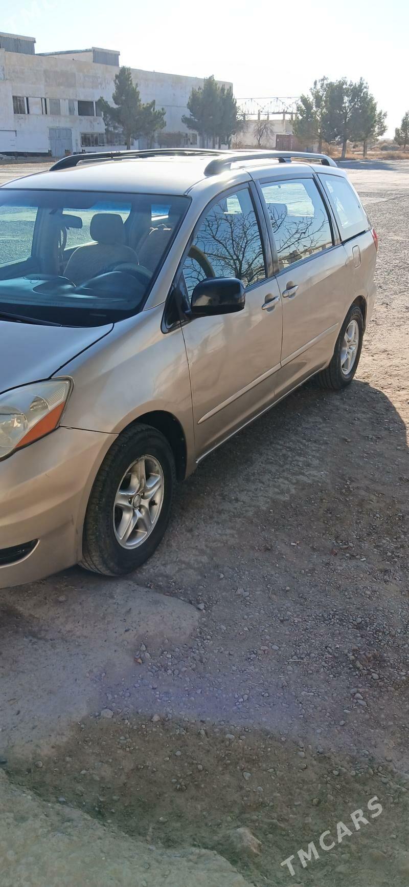 Toyota Sienna 2006 - 215 000 TMT - Dänew - img 1