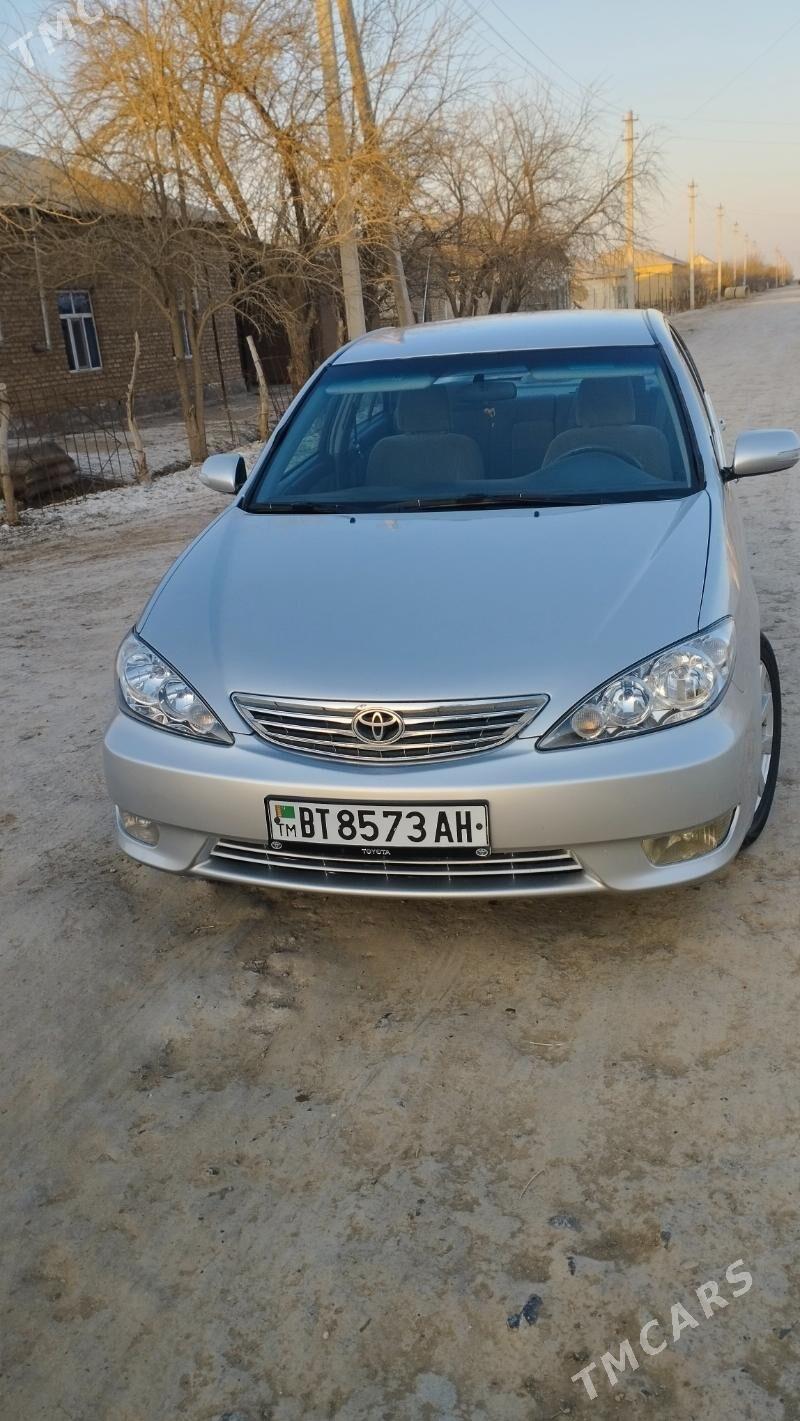 Toyota Camry 2003 - 150 000 TMT - Теджен - img 1
