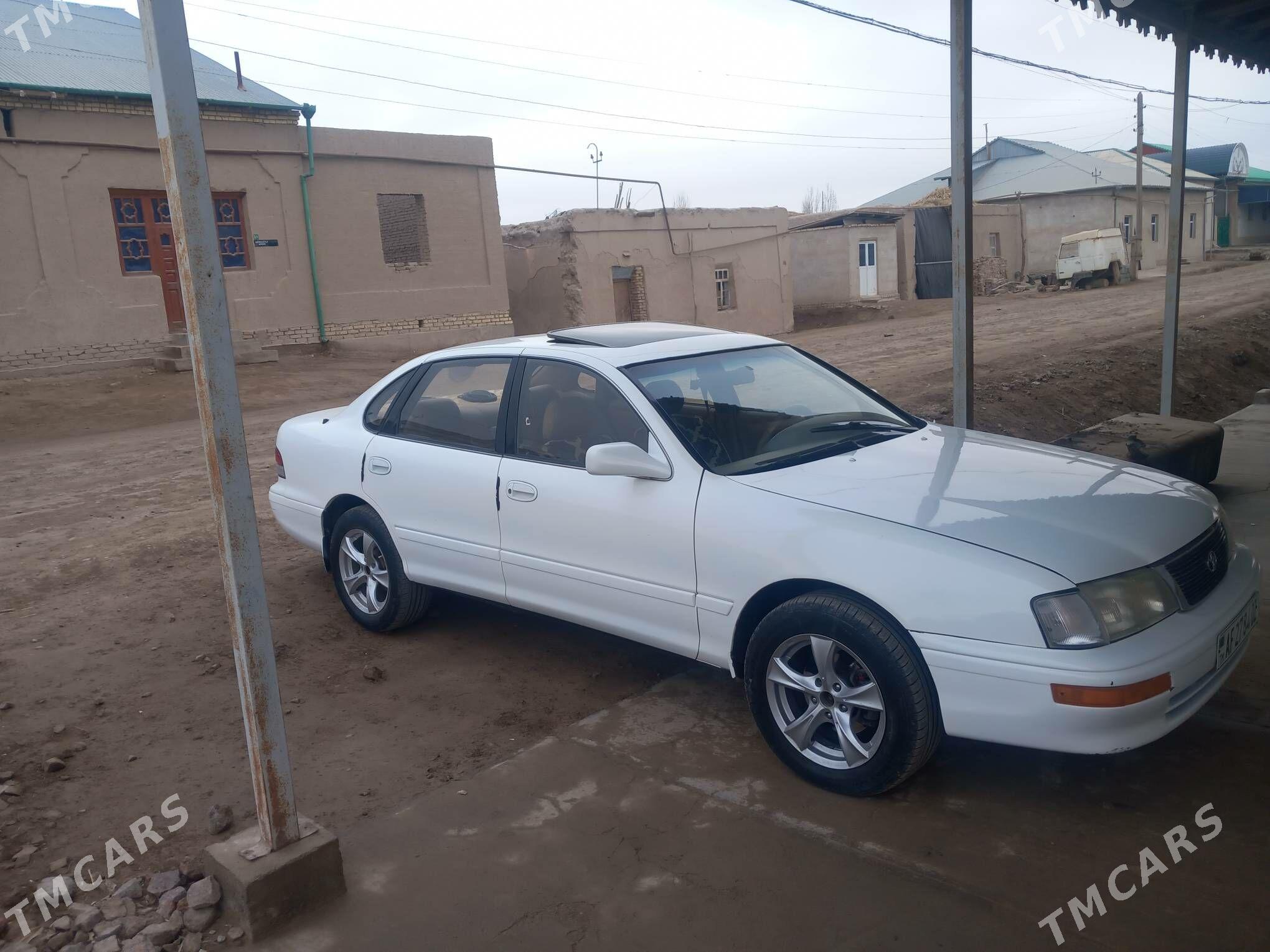 Toyota Avalon 1995 - 140 000 TMT - Gurbansoltan Eje - img 1