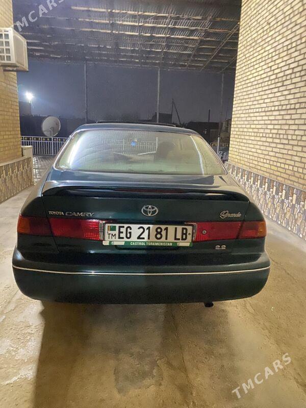Toyota Camry 1998 - 127 000 TMT - Дянев - img 1