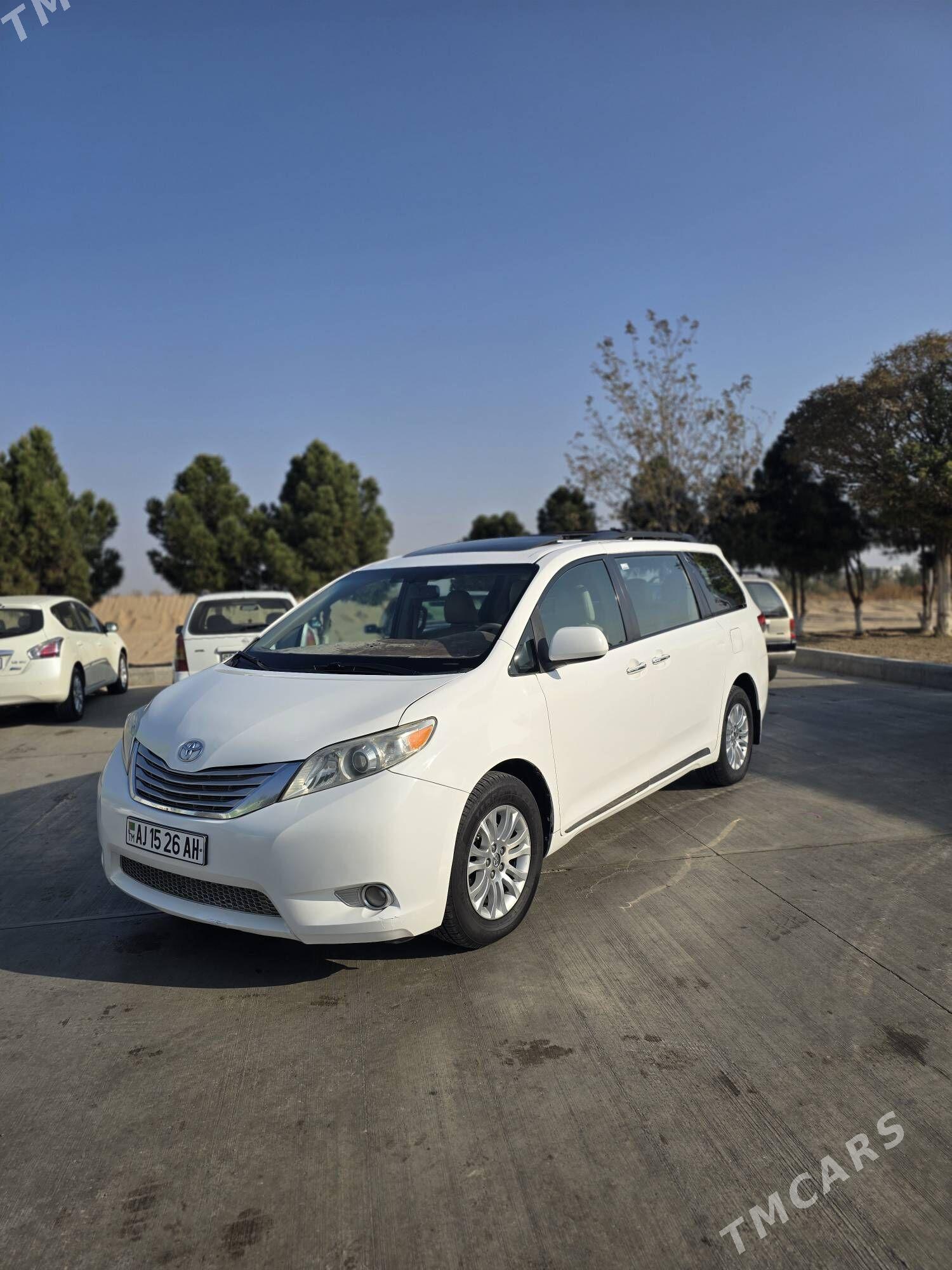 Toyota Sienna 2010 - 295 000 TMT - Aşgabat - img 1