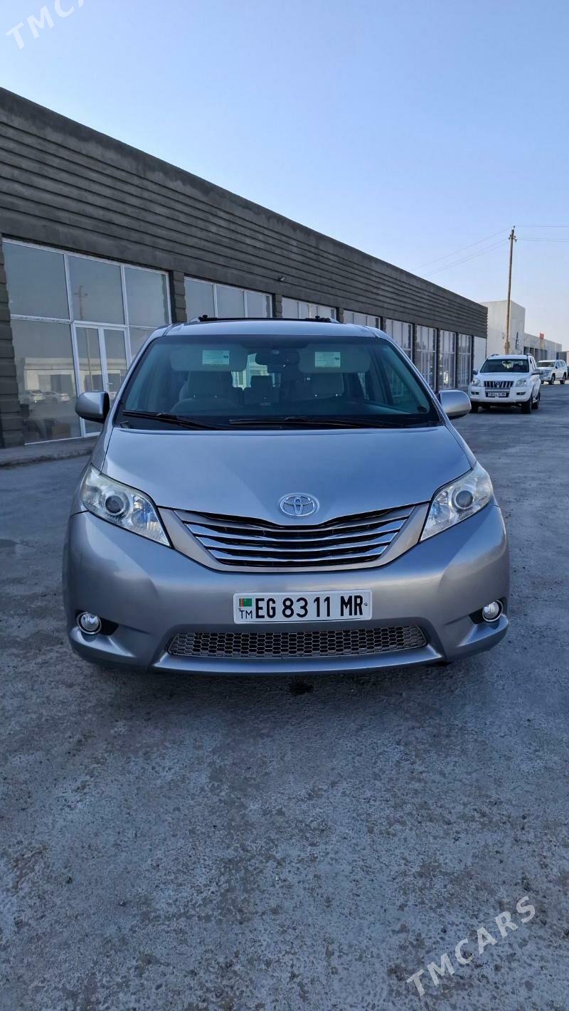 Toyota Sienna 2016 - 370 000 TMT - Sakarçäge - img 1