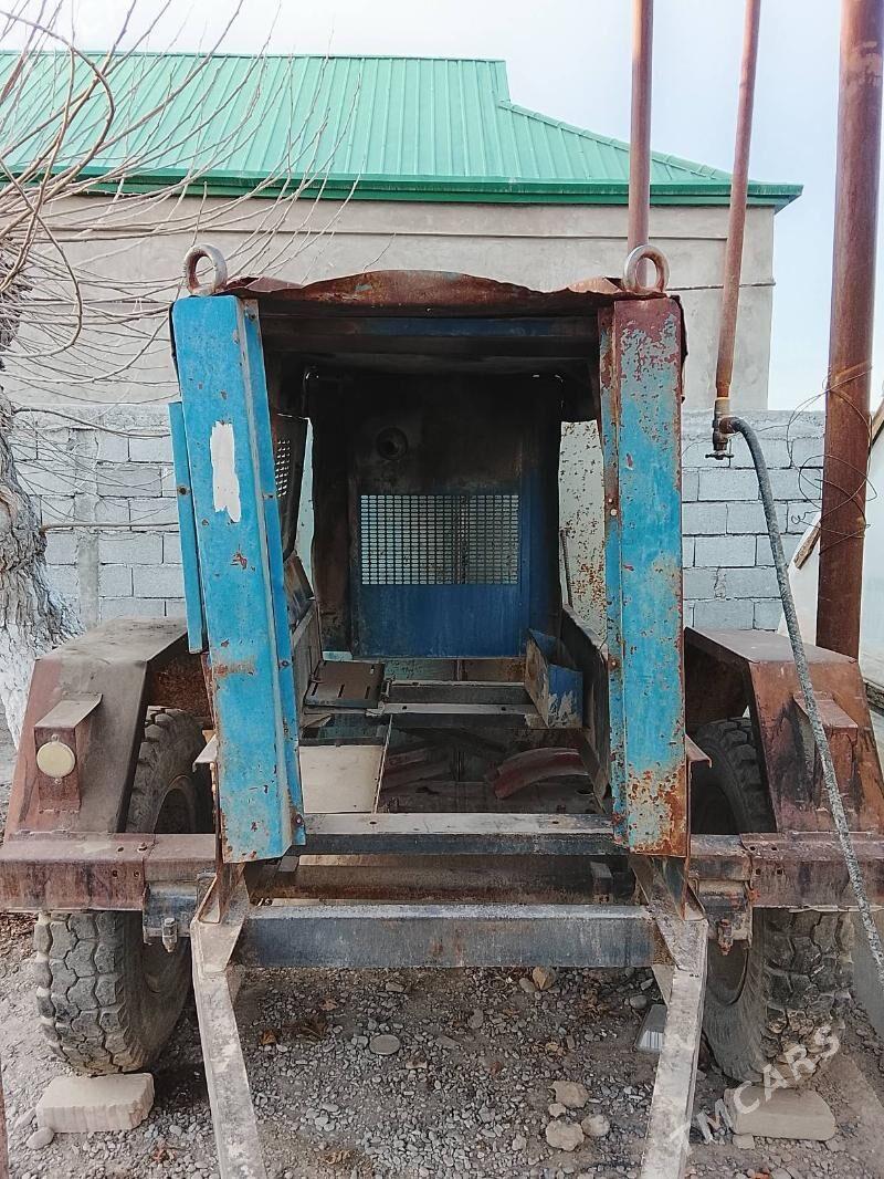 MTZ T-28 2006 - 2 500 TMT - Бузмеин - img 1