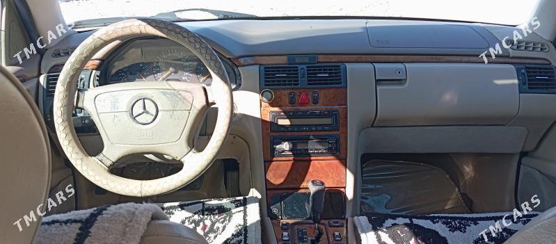 Mercedes-Benz C320 1999 - 85 000 TMT - Балканабат - img 1