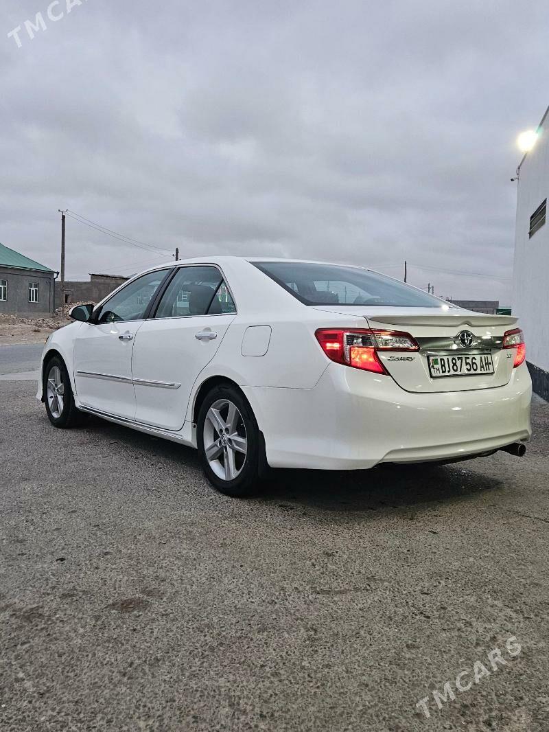 Toyota Camry 2012 - 220 000 TMT - Кака - img 1