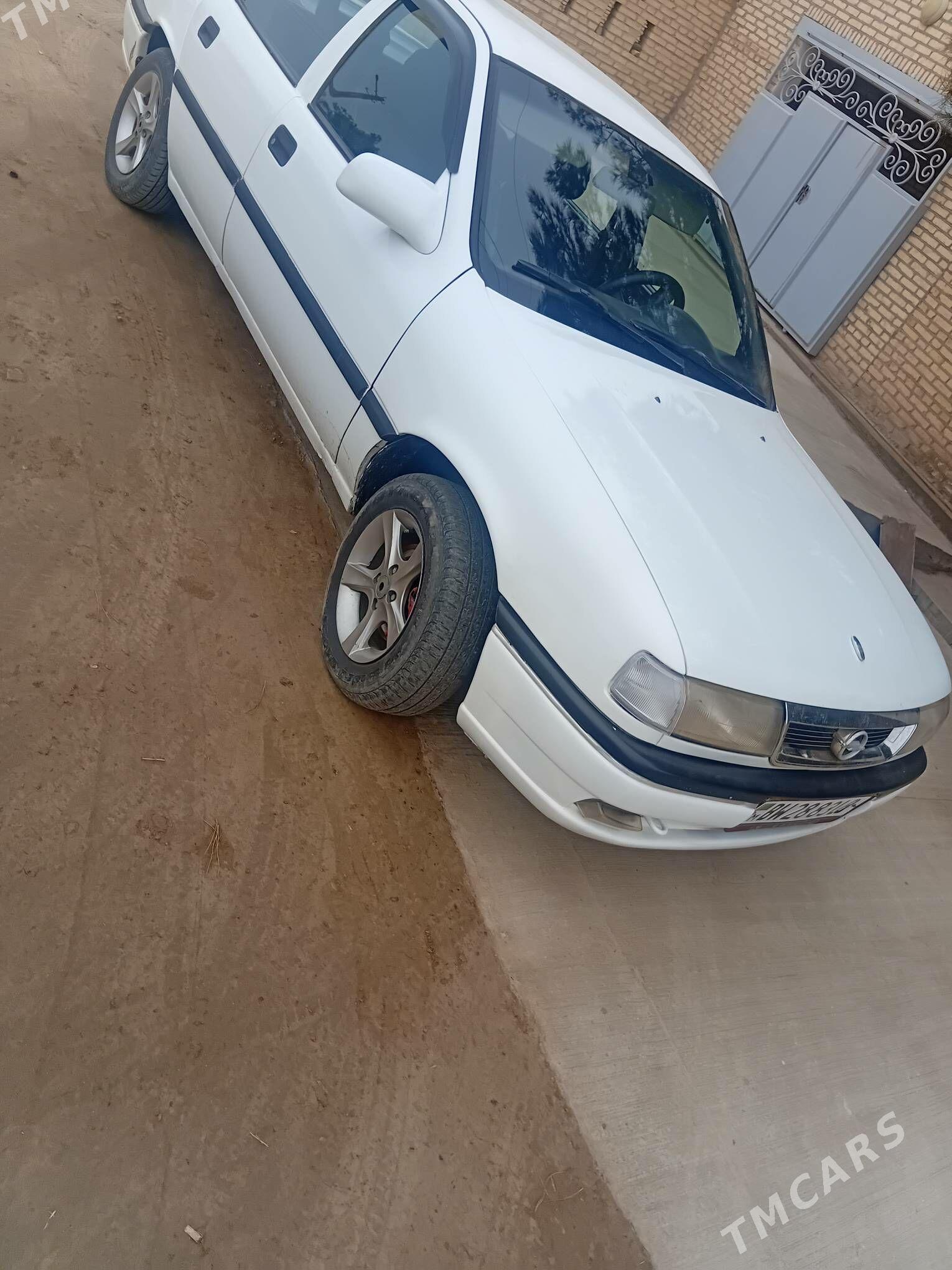 Opel Vectra 1995 - 45 000 TMT - Саят - img 1