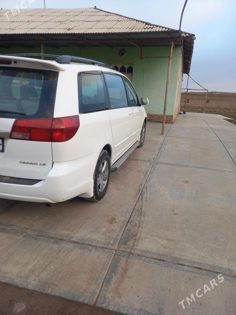Toyota Sienna 2004 - 213 000 TMT - Шабатский этрап - img 1