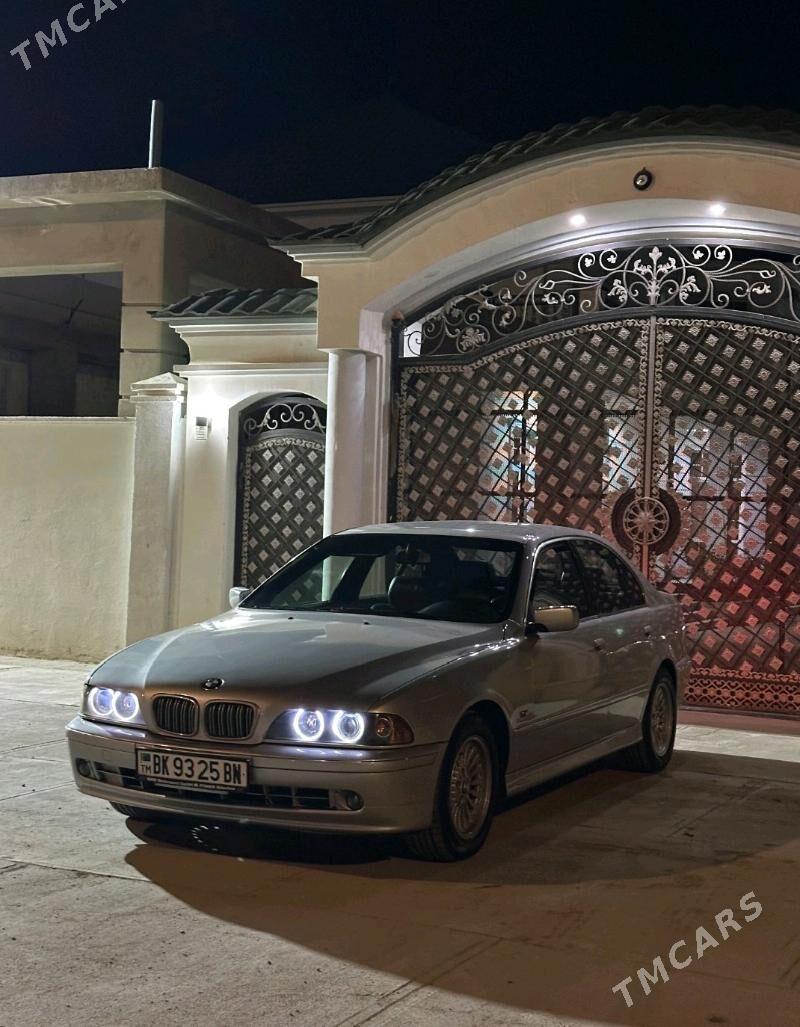 BMW E39 2000 - 120 000 TMT - Балканабат - img 1