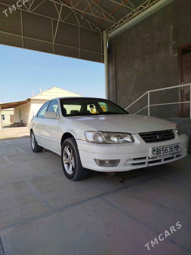 Toyota Camry 2000 - 140 000 TMT - Байрамали - img 1