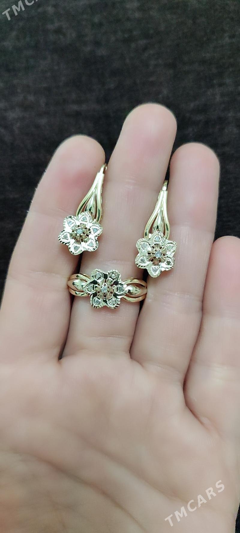 gyzyl kamplekt - Мир 2 - img 1