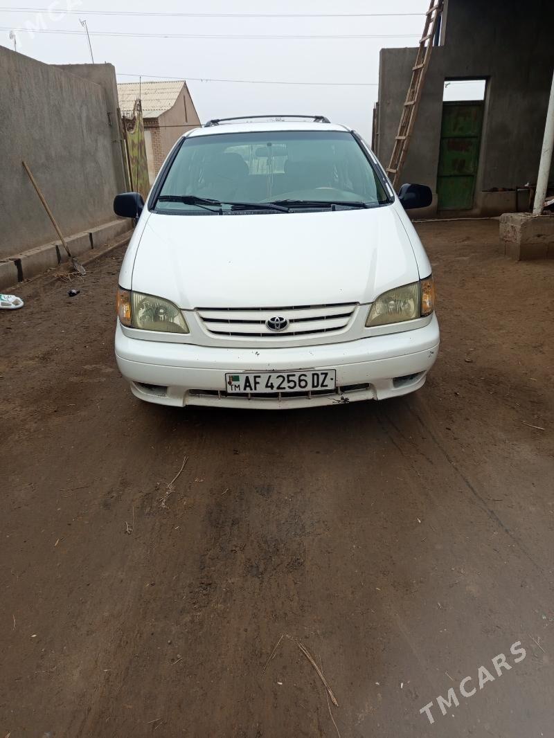 Toyota Sienna 2002 - 170 000 TMT - Şabat etr. - img 1