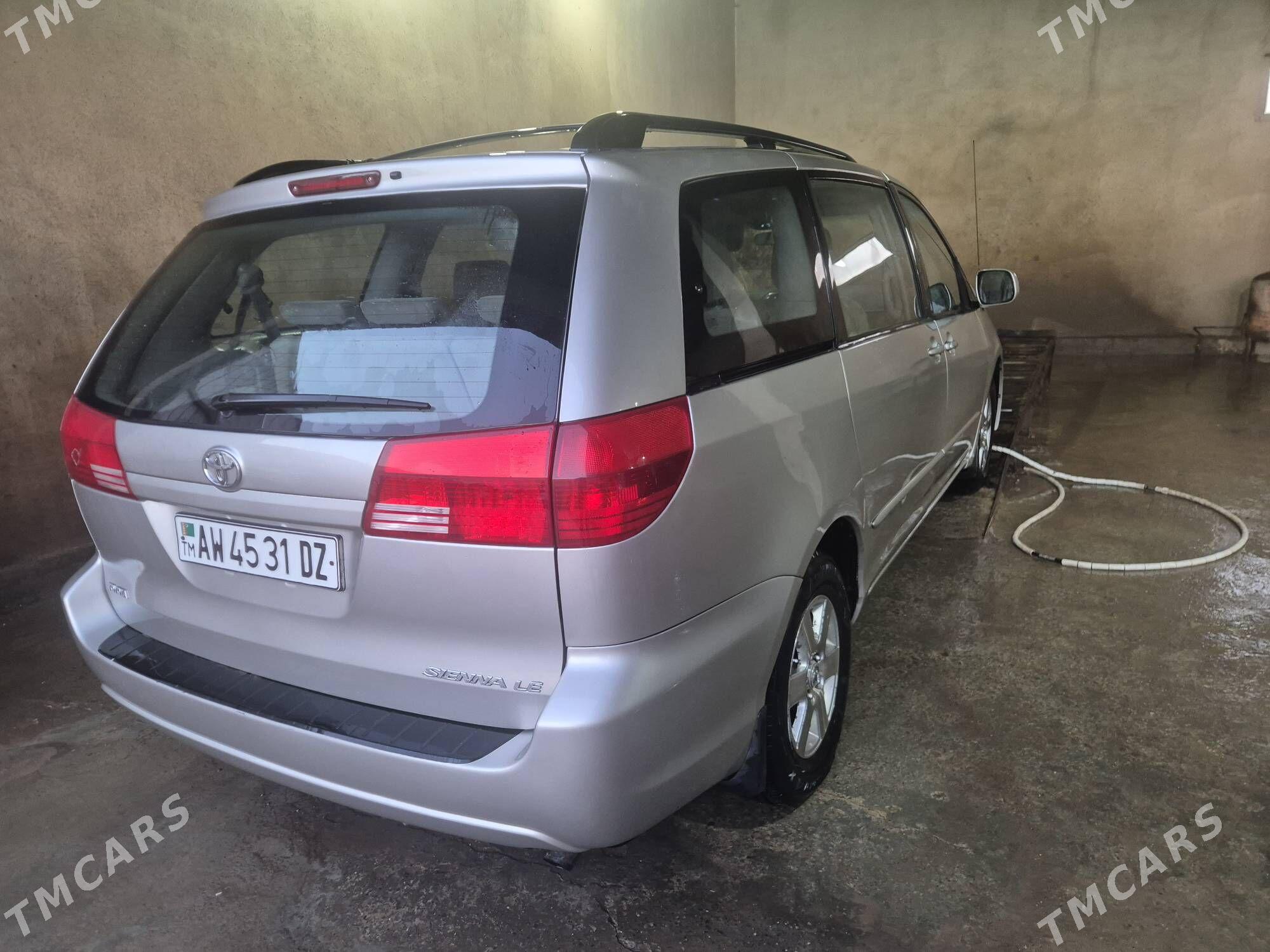 Toyota Sienna 2004 - 250 000 TMT - Köneürgenç - img 1