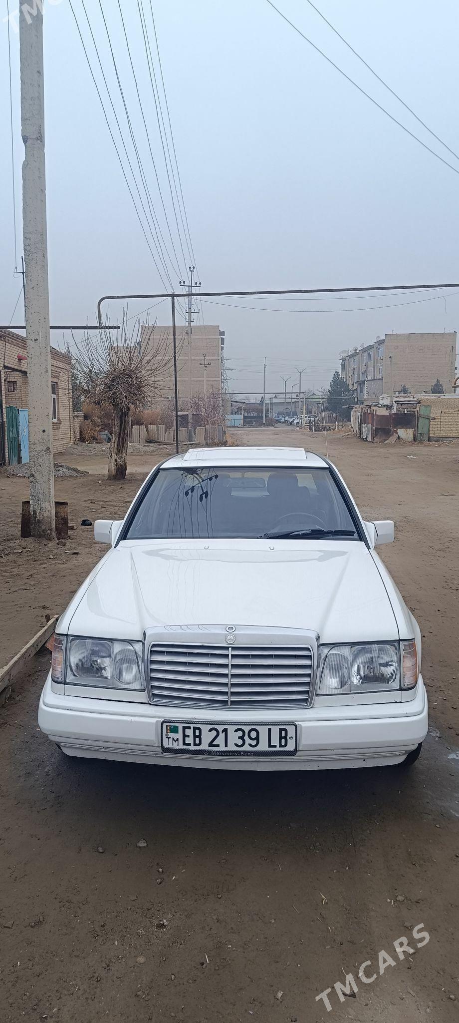 Mercedes-Benz E280 1995 - 60 000 TMT - Çärjew - img 1