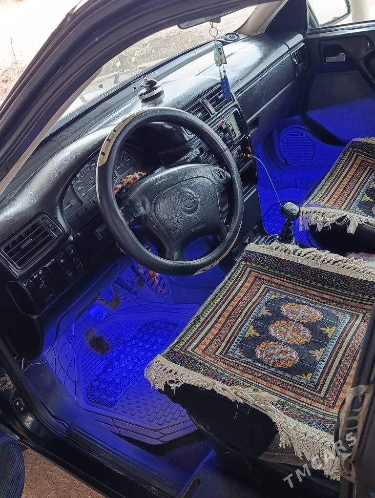 Opel Vectra 1994 - 45 000 TMT - Gubadag - img 1