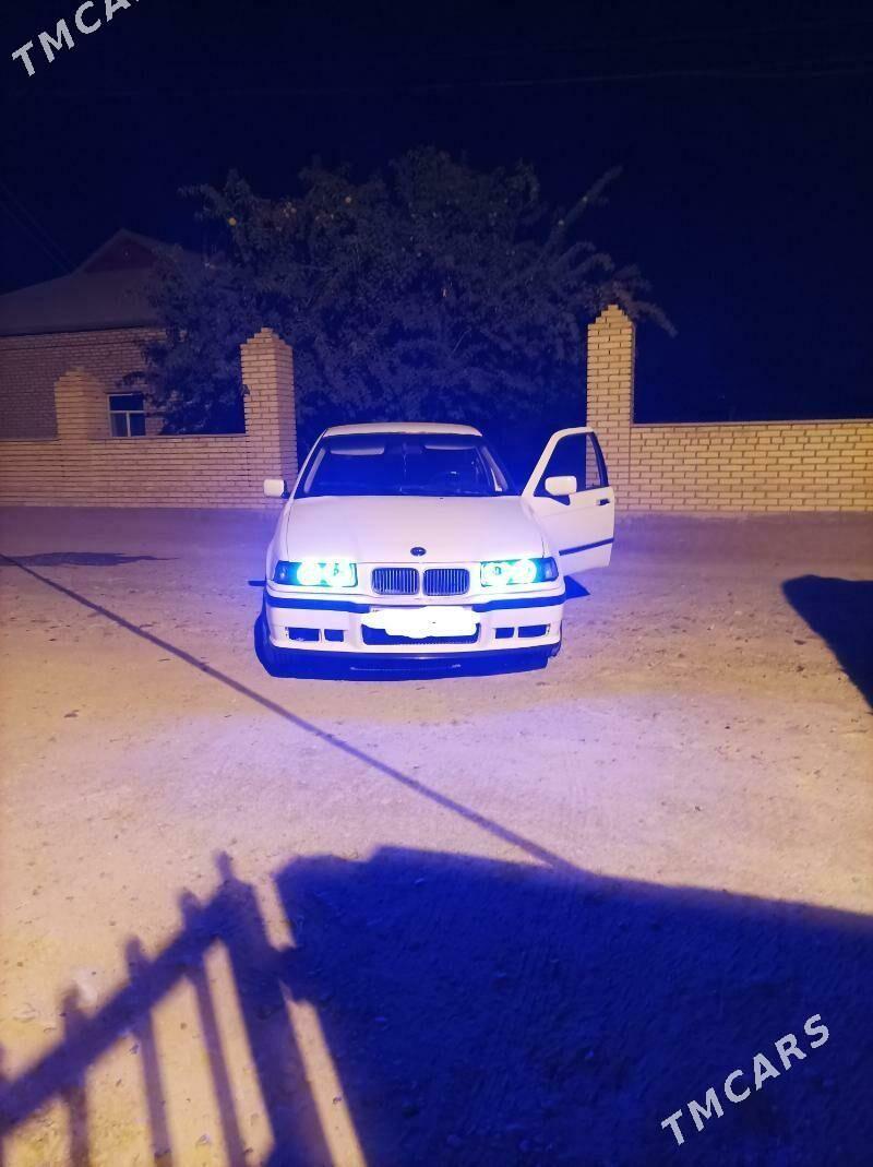 BMW 320 1994 - 30 000 TMT - Сейди - img 1