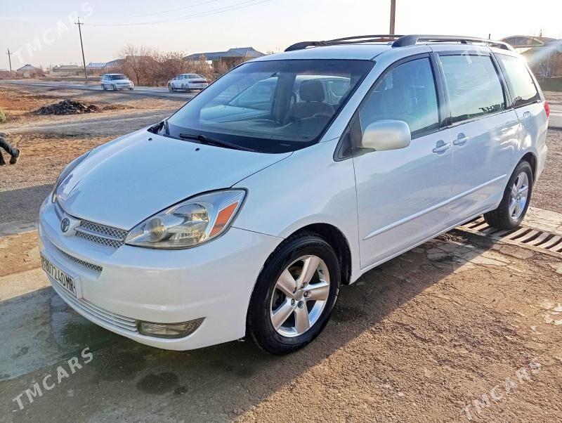Toyota Sienna 2005 - 250 000 TMT - Мары - img 1