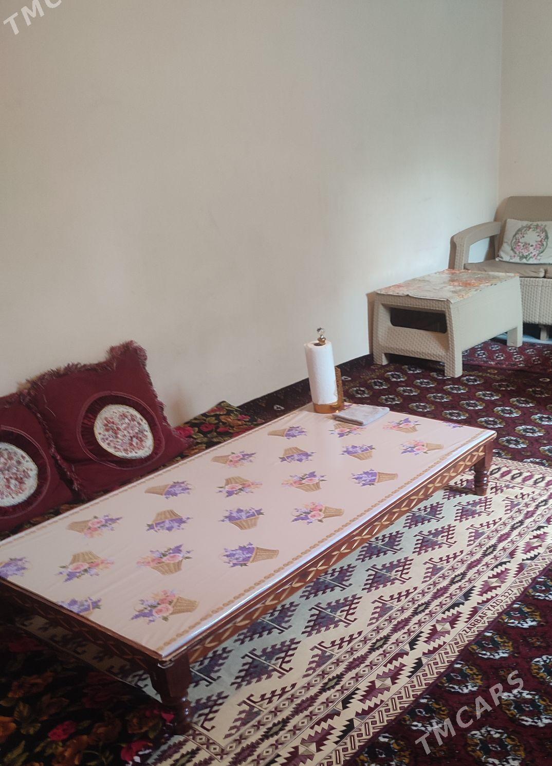 стол - Дашогуз - img 1