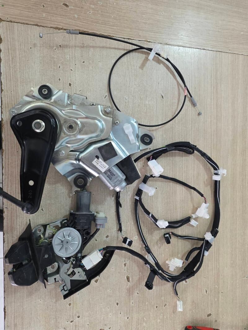 Lexus ES bagaz zamok 3 000 TMT - Мары - img 1