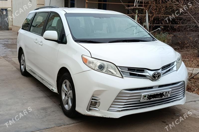Toyota Sienna 2016 - 340 000 TMT - Дашогуз - img 1