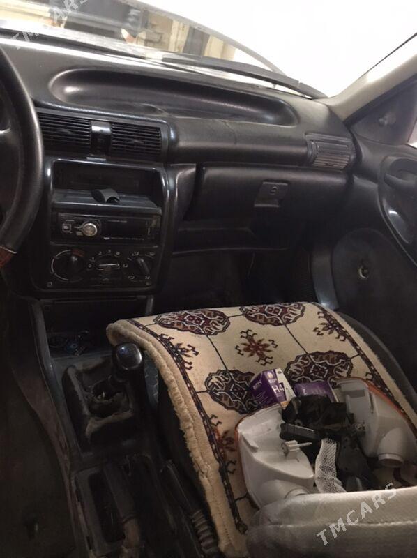 Opel Astra 1992 - 50 000 TMT - Гурбансолтан Едже - img 1
