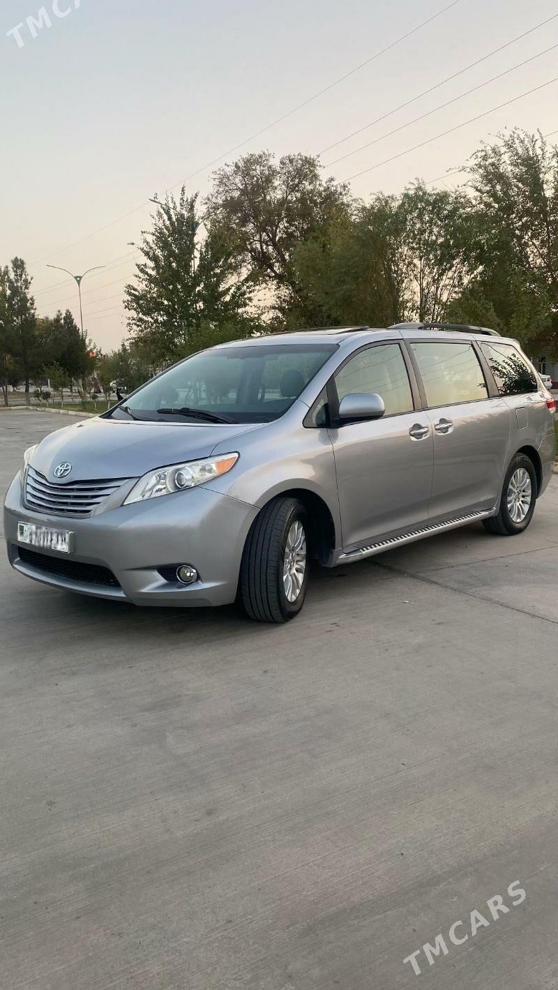 Toyota Sienna 2010 - 330 000 TMT - Türkmenabat - img 1