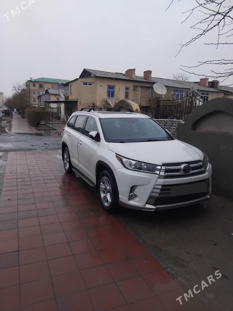 Toyota Highlander 2019 - 580 000 TMT - Мары - img 1