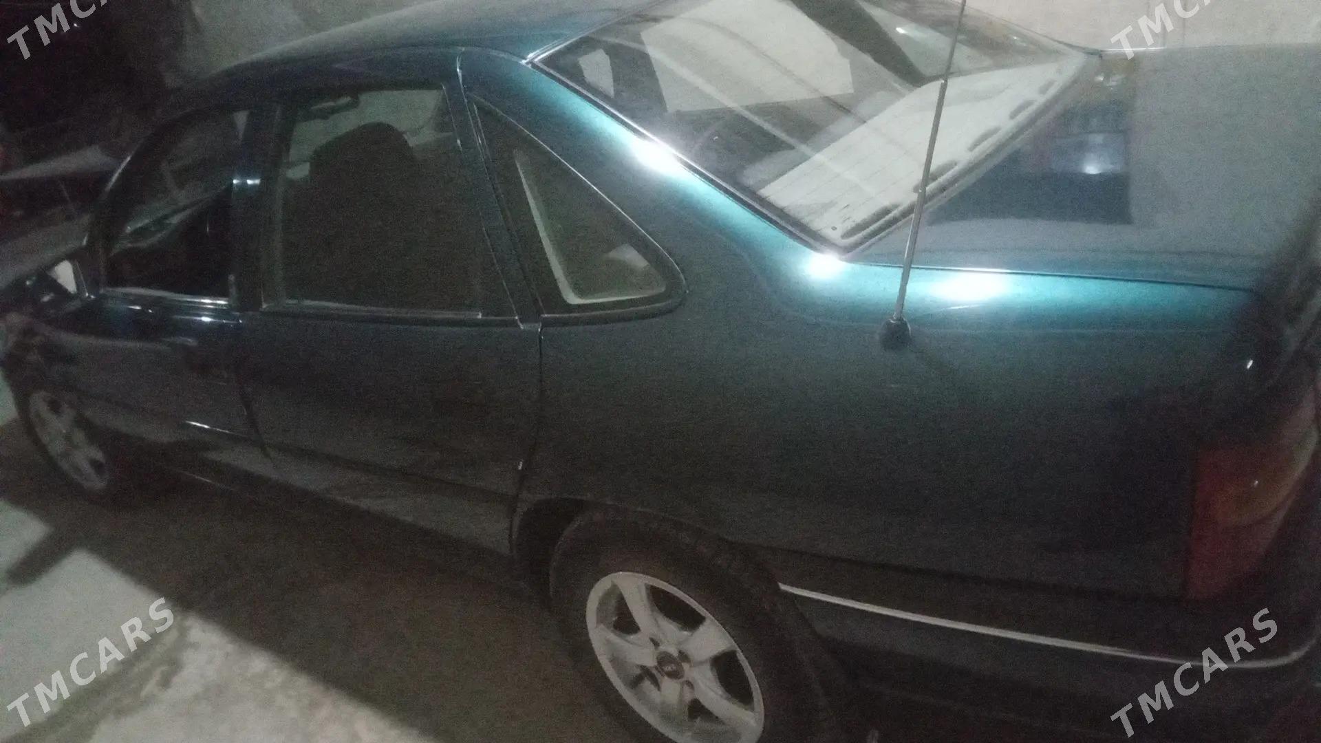 Opel Vectra 1995 - 50 000 TMT - Чарджоу - img 1