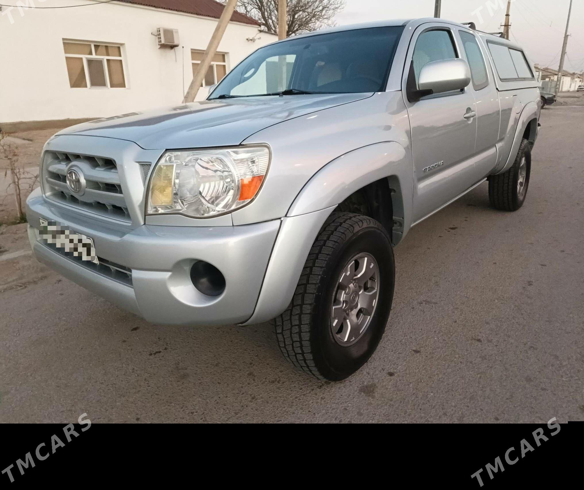 Toyota Tacoma 2010 - 240 000 TMT - Balkanabat - img 1