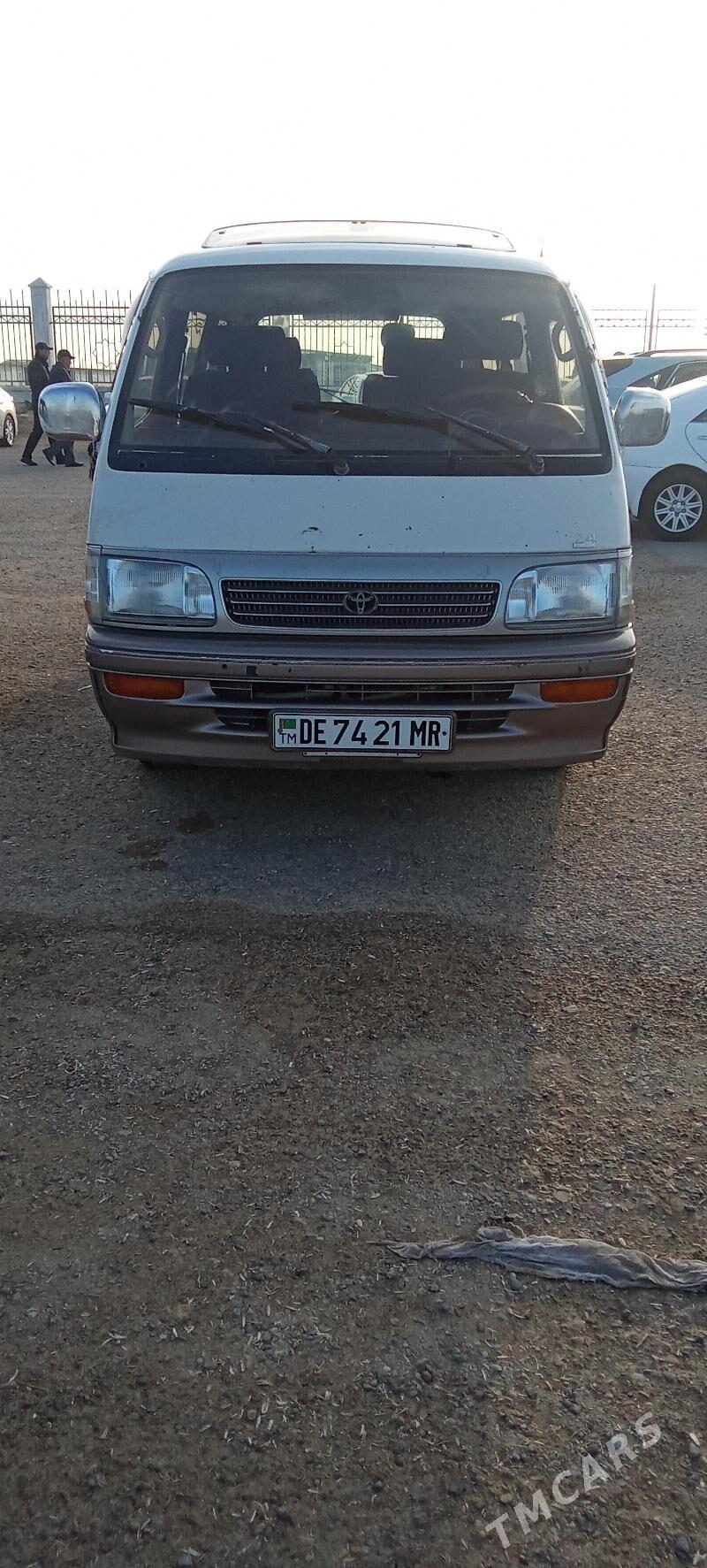 Toyota Hiace 1990 - 90 000 TMT - Мары - img 1