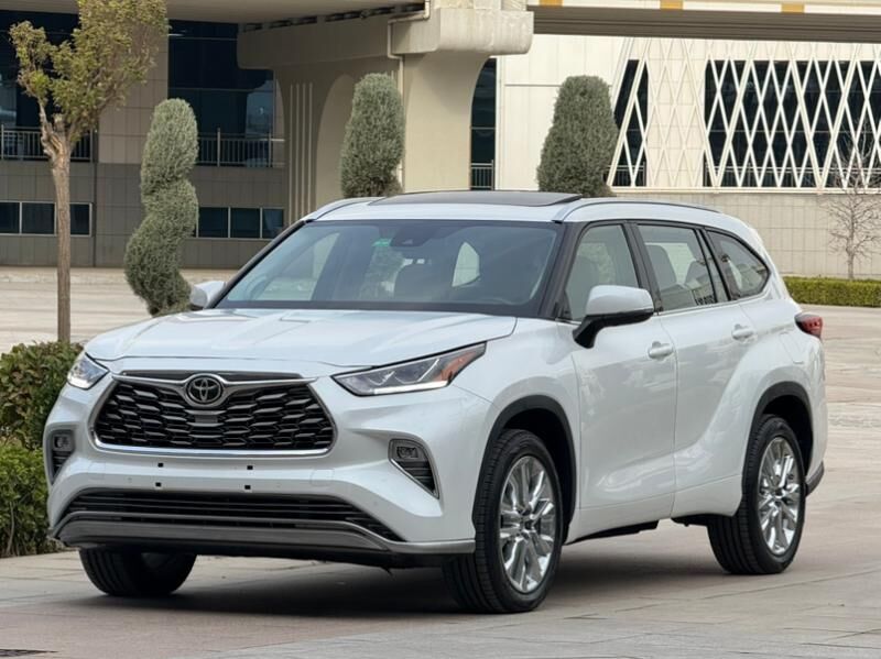 Toyota Highlander 2023 - 627 000 TMT - Ашхабад - img 1